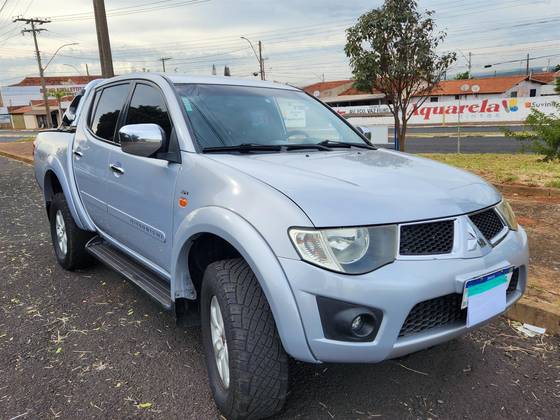 MITSUBISHI L200 TRITON 3.5 HPE 4X4 CD V6 24V FLEX 4P AUTOMÁTICO
